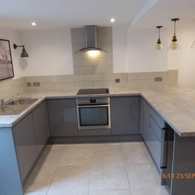  Terraced House  to let in Priory Row Carmarthen